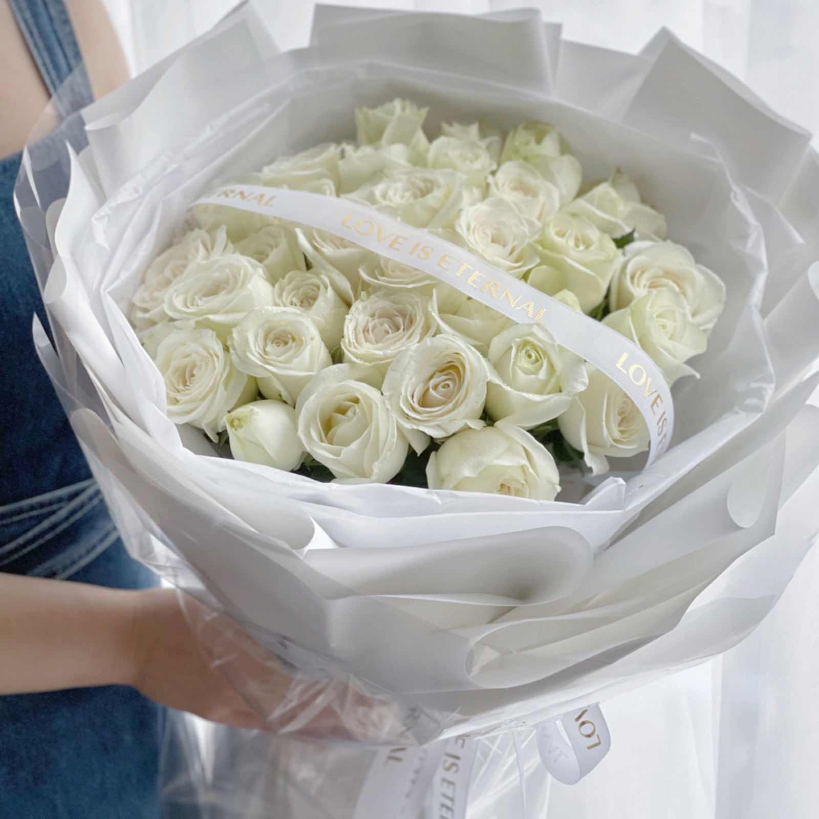 Ivory Elegance Rose Bouquet